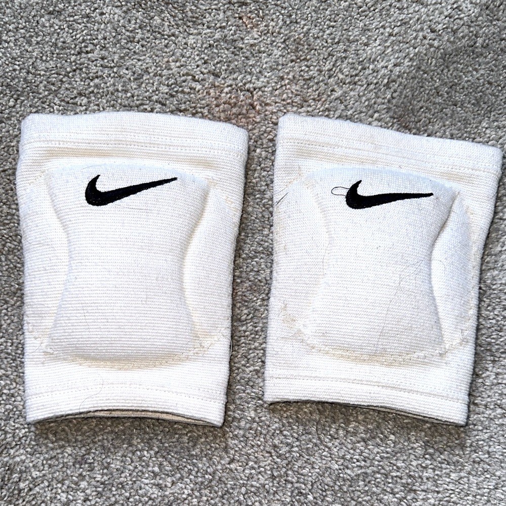 Nike volleyball knee pads
